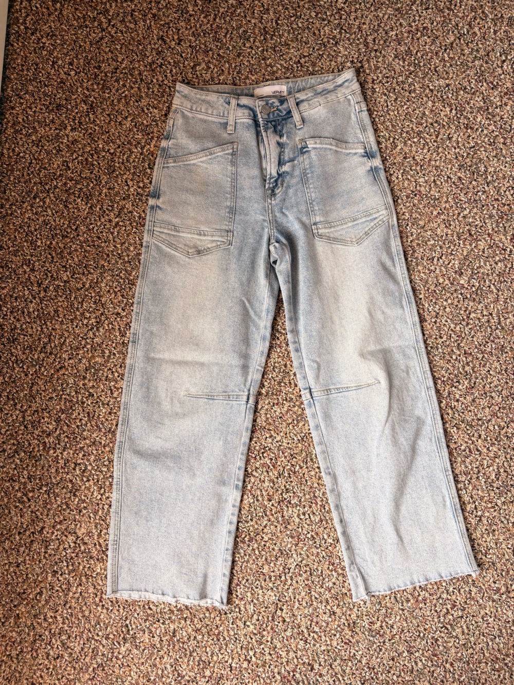 Vintage-Inspired Light Wash Women’s Jeans